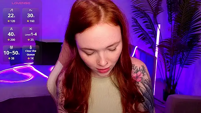 Maya Light online show from November 29, 9:45 am