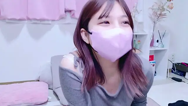 Snapshot of RUKA_o0_0o_ chatting on February 6, 4:47 pm RUKA o0 0o online show from February 6, 4:47 pm