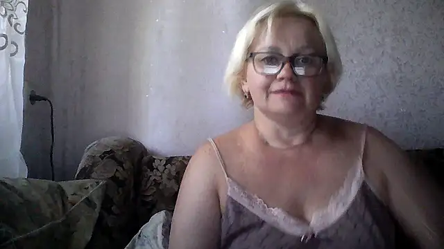 Snapshot of Mayya4321 chatting on June 5, 8:42 am Mayya4321 online show from June 5, 8:42 am