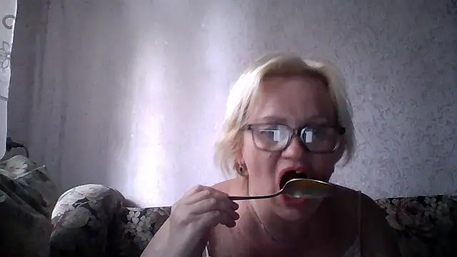 Snapshot of Mayya4321 chatting on June 17, 1:23 pm Mayya4321 online show from June 17, 1:23 pm