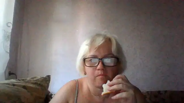 Snapshot of Mayya4321 chatting on July 2, 9:37 am Mayya4321 online show from July 2, 9:37 am