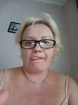 Snapshot of Mayya4321 chatting on July 24, 1:31 pm Mayya4321 online show from July 24, 1:31 pm