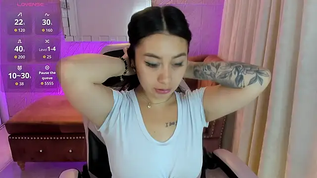 Snapshot of miss_isabella_m chatting on February 20, 1:44 pm miss isabella m online show from February 20, 1:44 pm