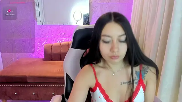 Snapshot of miss_isabella_m chatting on February 24, 1:31 pm miss isabella m online show from February 24, 1:31 pm