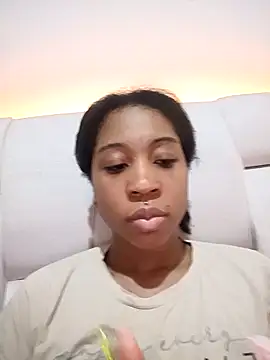 Snapshot of Zaira_Rose_ chatting on May 3, 1:55 am Zaira Rose online show from May 3, 1:55 am