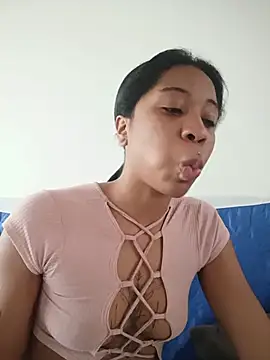 Snapshot of Zaira_Rose_ chatting on May 24, 6:24 pm Zaira Rose online show from May 24, 6:24 pm