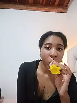 Snapshot of Zaira_Rose_ chatting on June 25, 1:27 am Zaira Rose online show from June 25, 1:27 am
