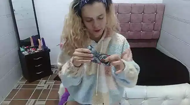 Ariasmithog online show from February 24, 9:32 am