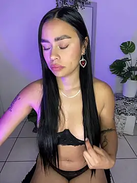 Snapshot of meli_ortiz_ chatting on February 23, 2:47 pm meli ortiz online show from February 23, 2:47 pm