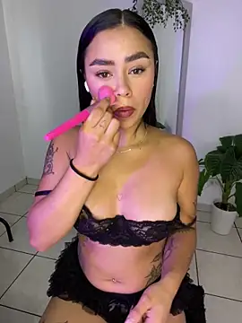 Snapshot of meli_ortiz_ chatting on March 13, 3:18 pm meli ortiz online show from March 13, 3:18 pm