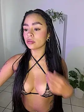 Snapshot of meli_ortiz_ chatting on March 20, 3:17 pm meli ortiz online show from March 20, 3:17 pm