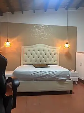 Hadley  online show from September 14, 4:39 pm