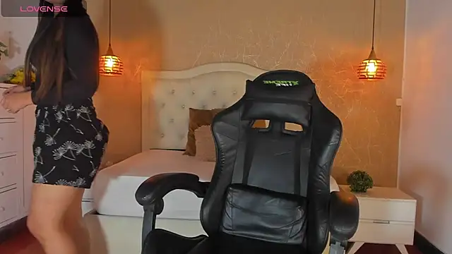 Hadley  online show from September 23, 3:09 am