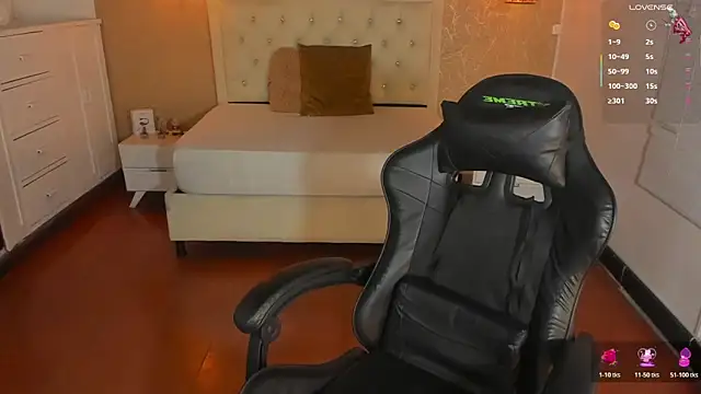 Hadley  online show from October 24, 3:14 am