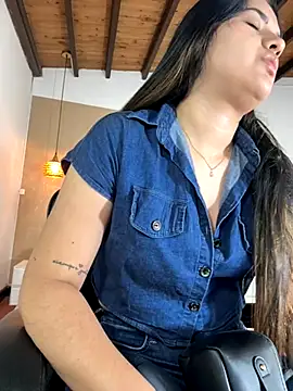 Hadley  online show from November 20, 2:56 am