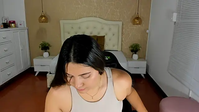 Snapshot of Hadley_ chatting on May 10, 2:06 am Hadley online show from May 10, 2:06 am