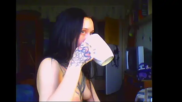 Snapshot of RussNocturnal chatting on May 9, 1:22 am RussNocturnal online show from May 9, 1:22 am