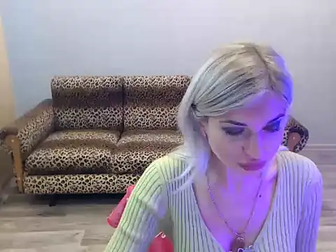 Snapshot of SexyBeatriice chatting on October 25, 6:32 am SexyBeatriice online show from October 25, 6:32 am