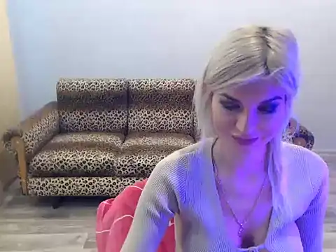 Snapshot of SexyBeatriice chatting on November 11, 7:30 am SexyBeatriice online show from November 11, 7:30 am