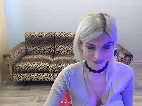 Snapshot of SexyBeatriice chatting on November 26, 7:20 am SexyBeatriice online show from November 26, 7:20 am