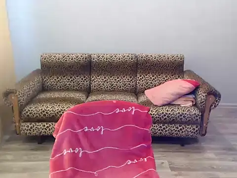 Snapshot of SexyBeatriice chatting on December 14, 7:25 am SexyBeatriice online show from December 14, 7:25 am