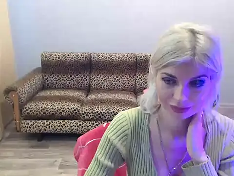 Snapshot of SexyBeatriice chatting on December 17, 7:25 am SexyBeatriice online show from December 17, 7:25 am