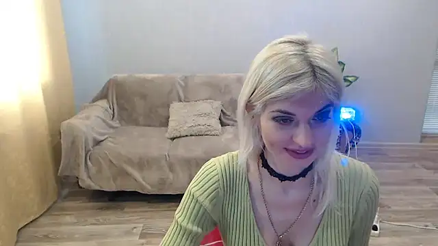 SexyBeatriice online show from March 19, 7:12 am