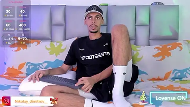 Snapshot of Sam_culhane chatting on December 19, 7:54 pm Sam culhane online show from December 19, 7:54 pm