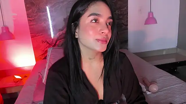Snapshot of Estefy_gomez09 chatting on February 25, 9:53 am Estefy gomez09 online show from February 25, 9:53 am
