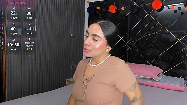 Snapshot of Estefy_gomez09 chatting on November 6, 4:02 am Estefy gomez09 online show from November 6, 4:02 am