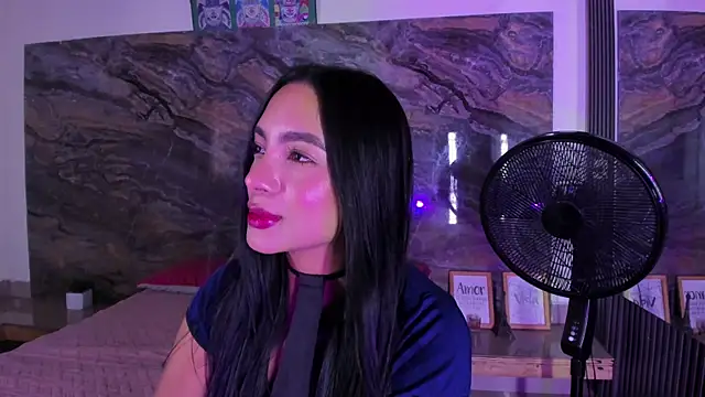 Snapshot of Estefy_gomez09 chatting on July 3, 1:06 pm Estefy gomez09 online show from July 3, 1:06 pm