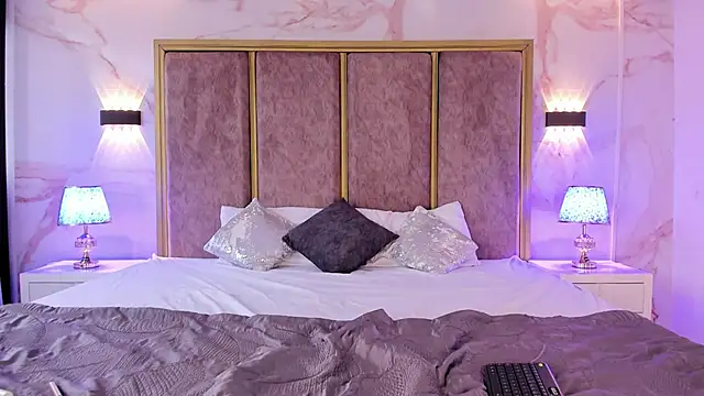 AliDiaz  online show from October 23, 7:23 pm