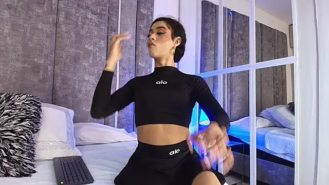 AliDiaz  online show from March 3, 4:24 pm