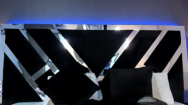 Snapshot of AliDiaz_ chatting on May 8, 7:08 pm AliDiaz online show from May 8, 7:08 pm
