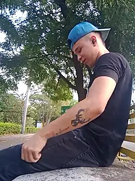 arevalo1124 online show from September 18, 9:28 pm