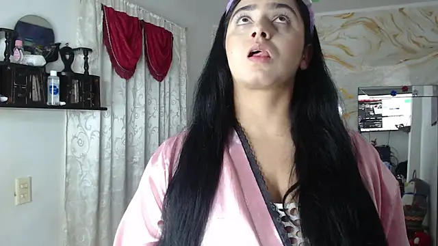 Snapshot of kendall_morry chatting on October 29, 4:15 am kendall morry online show from October 29, 4:15 am