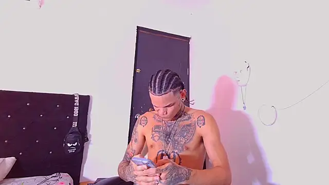 hot man05 online show from January 7, 5:04 pm