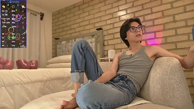 Snapshot of biel_biel chatting on June 22, 4:20 am biel biel online show from June 22, 4:20 am