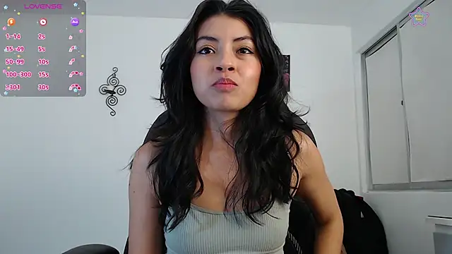 ellajonz online show from July 26, 1:14 am