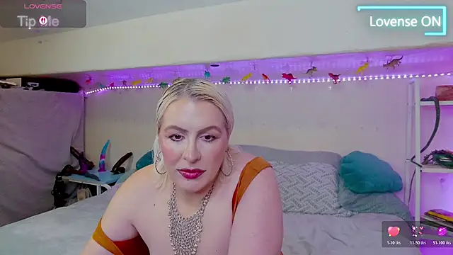 Snapshot of GoddessAlimony chatting on May 16, 2:49 pm GoddessAlimony online show from May 16, 2:49 pm