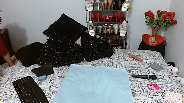 Lunasquirt1985 online show from February 11, 11:59 am