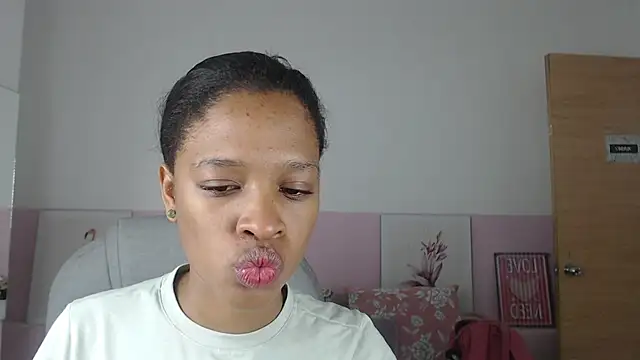 Snapshot of brendathompson_ chatting on February 28, 11:58 am brendathompson online show from February 28, 11:58 am