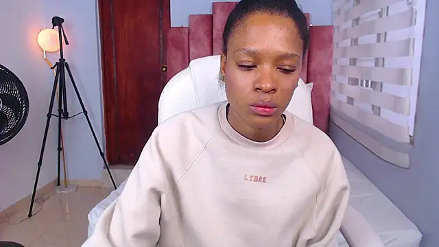 Snapshot of brendathompson_ chatting on March 3, 12:27 pm brendathompson online show from March 3, 12:27 pm