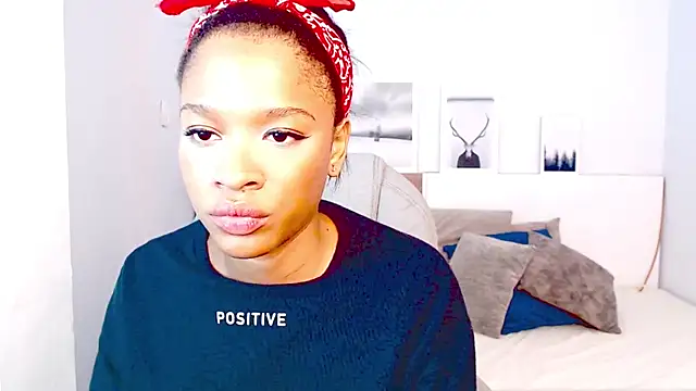 Snapshot of brendathompson_ chatting on October 7, 1:36 am brendathompson online show from October 7, 1:36 am