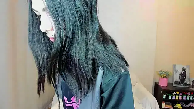 Snapshot of ErlinaBuoy chatting on June 19, 7:01 am ErlinaBuoy online show from June 19, 7:01 am