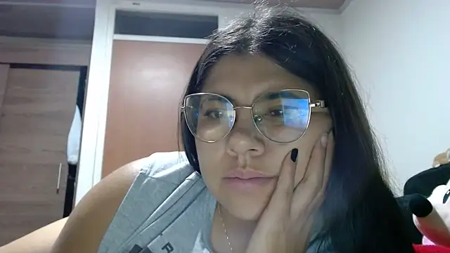 Snapshot of viccky_vick chatting on October 13, 3:39 am viccky vick online show from October 13, 3:39 am