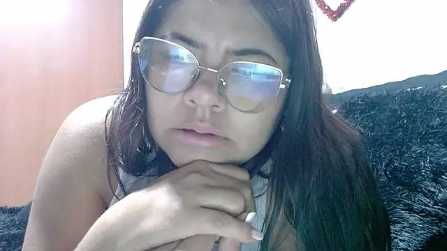 Snapshot of viccky_vick chatting on February 26, 2:32 am viccky vick online show from February 26, 2:32 am