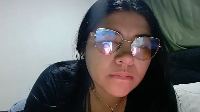 Snapshot of viccky_vick chatting on March 29, 12:10 am viccky vick online show from March 29, 12:10 am
