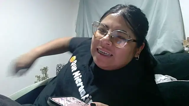 Snapshot of viccky_vick chatting on April 17, 11:30 pm viccky vick online show from April 17, 11:30 pm