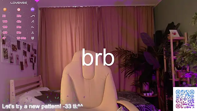 Gretchen Mol online show from February 15, 7:38 am